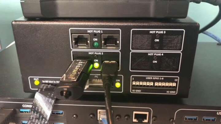 IO-CX盒、SD卡电缆、USB dongle和另一USB 电缆一起测试