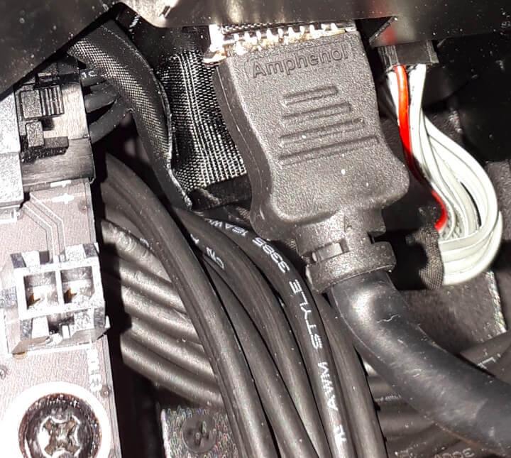 NUC9i9QNX sd卡电缆断开的状态