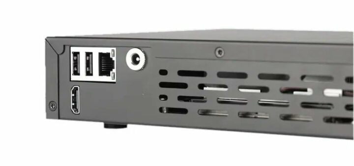 飞腾 D2000 迷你PC的HDMI 、以太网口和USB 端口