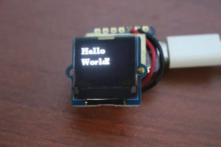 OLED显示屏上显示：Hello World