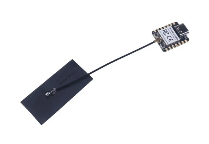 XIAO ESP32C3 开发板附带的外置 WiFi 天线