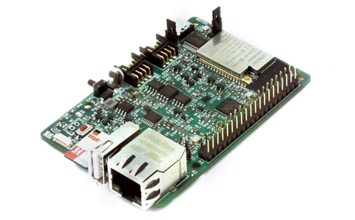 结合ESP32 和 RP2040 MCU 的树莓派4 SBC—EsPiFF 开发板